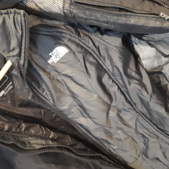 The North Face Hyvent ski jacket with primaloft liner. XS womens - Picture 5 of 9